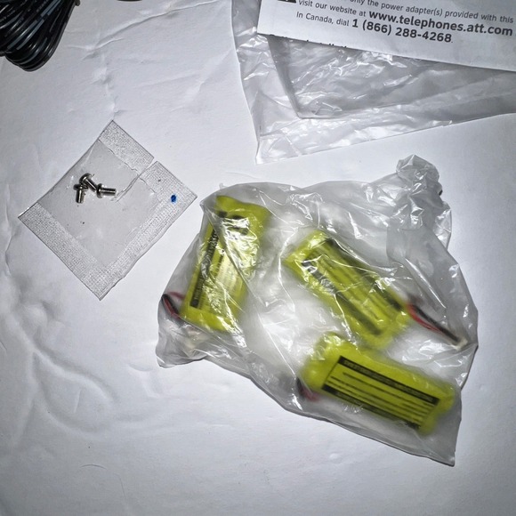 AT&T CL82213‎ Cordless Phone System & Handsets LOT FOR PARTS - Picture 10 of 11